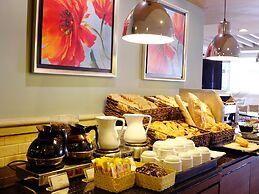 Evergreen Place Siam by UHG