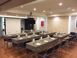 Evergreen Place Siam by UHG