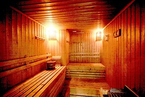 Evergreen Place Siam by UHG