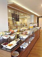 Evergreen Place Siam by UHG