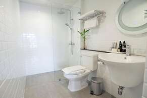 Evergreen Place Siam by UHG