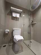 Evergreen Place Siam by UHG