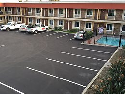 Ontario Inn & Suites