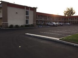 Ontario Inn & Suites