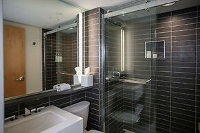 The University of Georgia Center for Continuing Education & Hotel