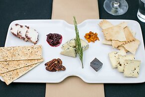 The University of Georgia Center for Continuing Education & Hotel