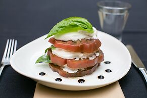 The University of Georgia Center for Continuing Education & Hotel