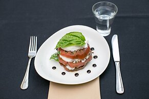 The University of Georgia Center for Continuing Education & Hotel