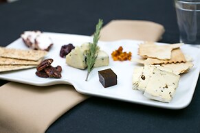 The University of Georgia Center for Continuing Education & Hotel