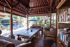 Vila Shanti Beach Hotel