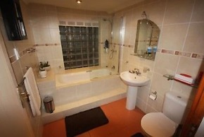 Acra Retreat, Mountain View Lodge