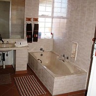 Acra Retreat, Mountain View Lodge