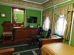 Family Hotel at Renaissance Square