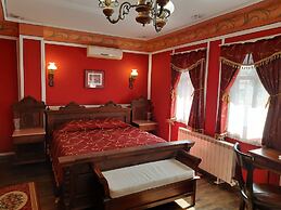 Family Hotel at Renaissance Square