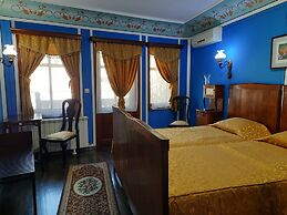Family Hotel at Renaissance Square