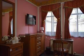 Family Hotel at Renaissance Square
