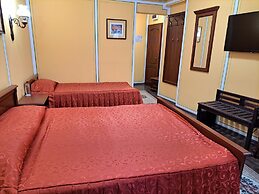 Family Hotel at Renaissance Square