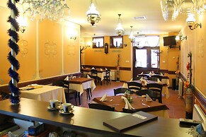 Family Hotel at Renaissance Square