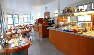 Alfa Hotel
