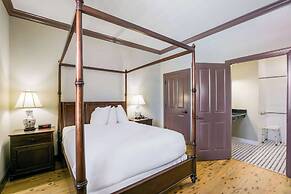 Water Street Hotel & Marina, Ascend Hotel Collection