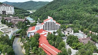 Mona Yongpyong Dragon Valley Hotel