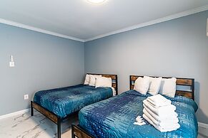 Boardwalk Hotel Charlee & Beach House Rentals