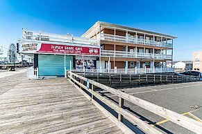 Boardwalk Hotel Charlee & Beach House Rentals