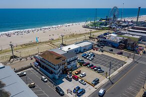 Boardwalk Hotel Charlee & Beach House Rentals