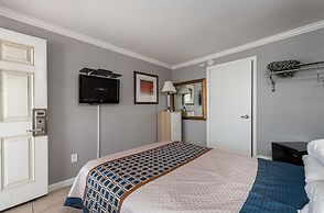 Boardwalk Hotel Charlee & Beach House Rentals