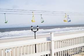 Boardwalk Hotel Charlee & Beach House Rentals