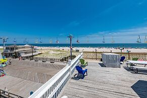 Boardwalk Hotel Charlee & Beach House Rentals