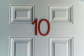 Boardwalk Hotel Charlee & Beach House Rentals