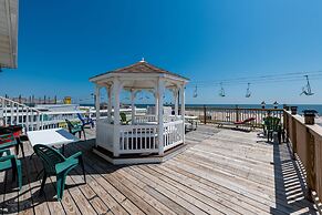 Boardwalk Hotel Charlee & Beach House Rentals