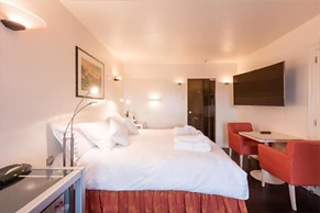 Hotel Approach