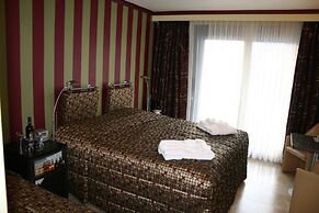 Hotel Approach