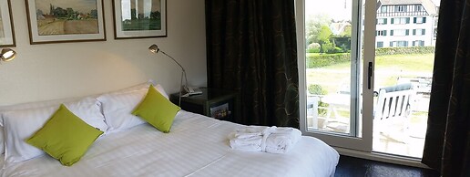 Hotel Approach