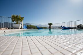 Verdeluna ApartHotel & Resort