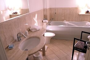 Verdeluna ApartHotel & Resort