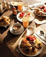 Uzenie All Suites Boutique Resort