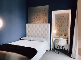 Royal Hotel