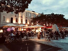 Royal Hotel