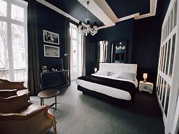 Royal Hotel