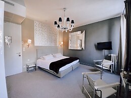 Royal Hotel
