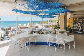 Crimson Resort and Spa Mactan