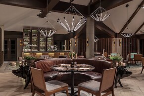 Crimson Resort and Spa Mactan