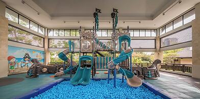 Crimson Resort and Spa Mactan