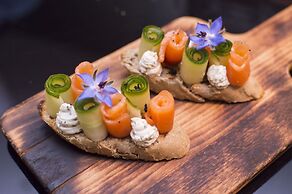 Courtyard by Marriott St. Petersburg Center