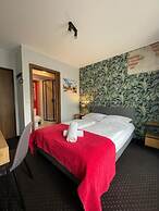 Boogie Deluxe Old Town