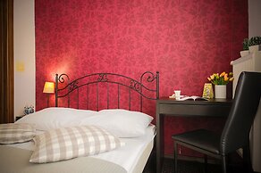 Boogie Deluxe Old Town