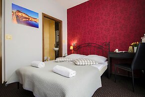 Boogie Deluxe Old Town